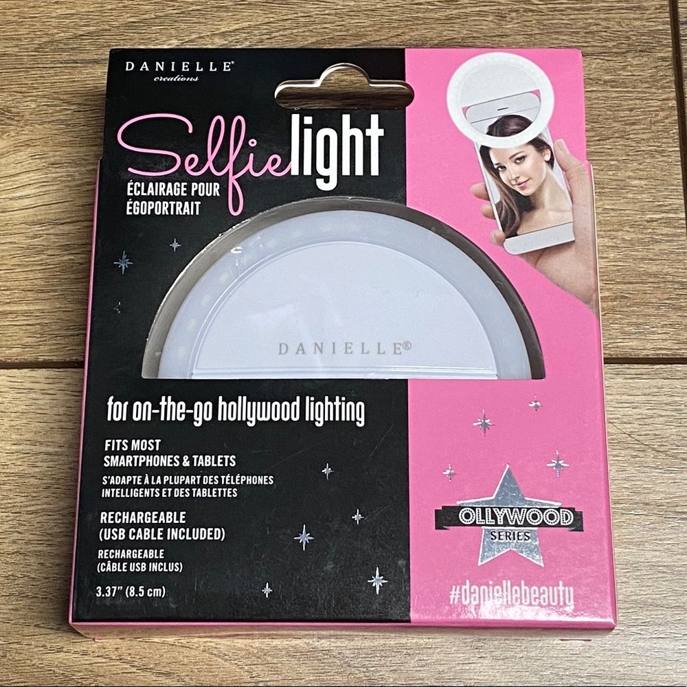 🆓FREE ADD-ON to BUNDLES OVER $50🆓 Selfie Light